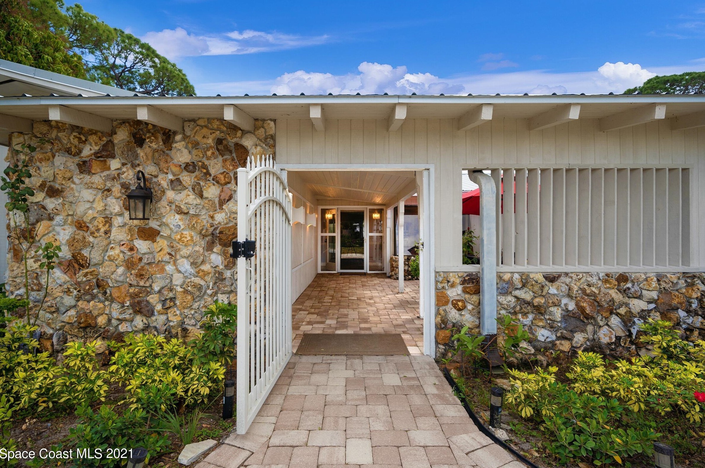 2130 S Tropical Trail, Merritt Island, FL 32952