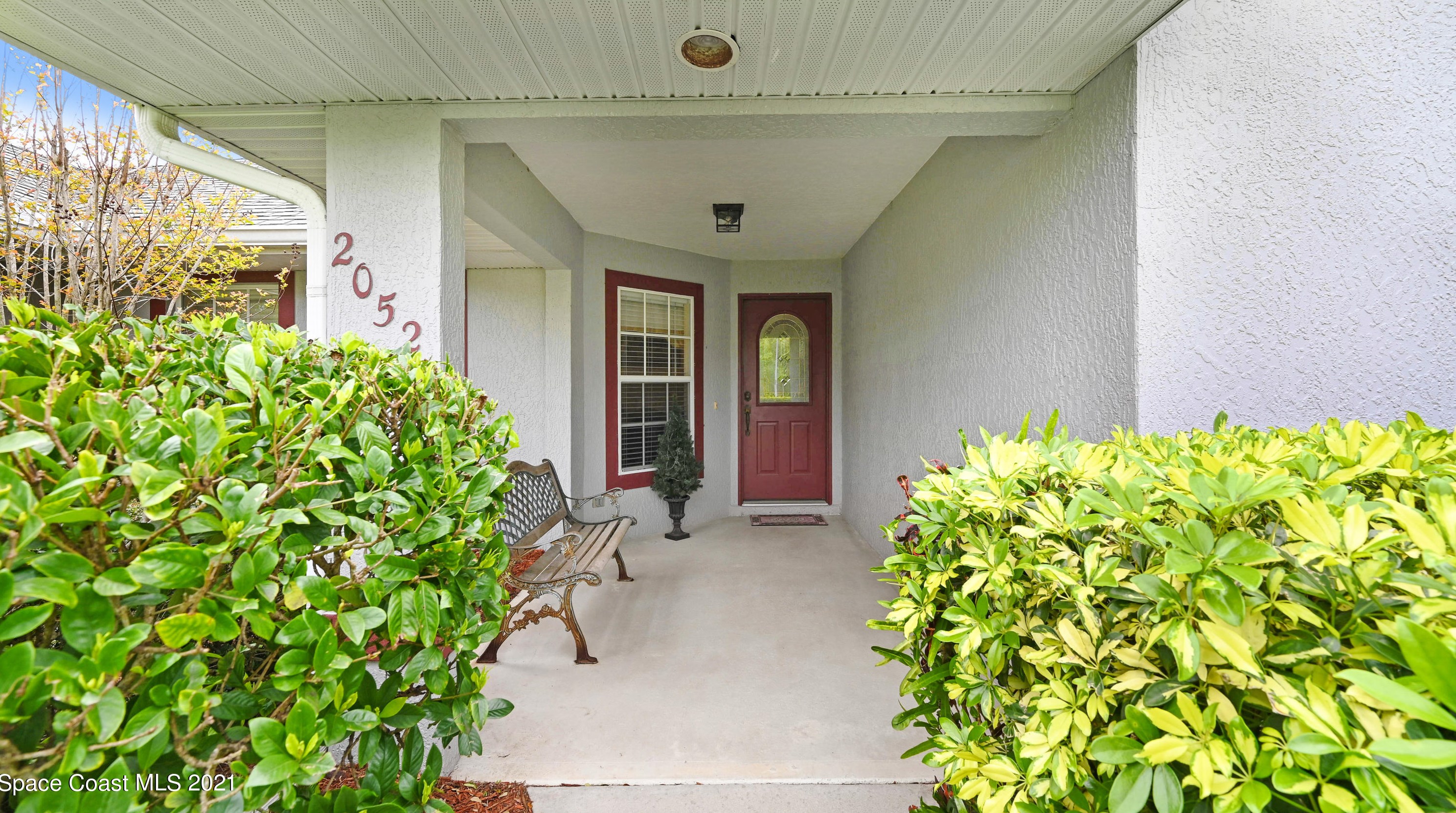 2052 Woodfield Cir, Melbourne, FL 32904-6646