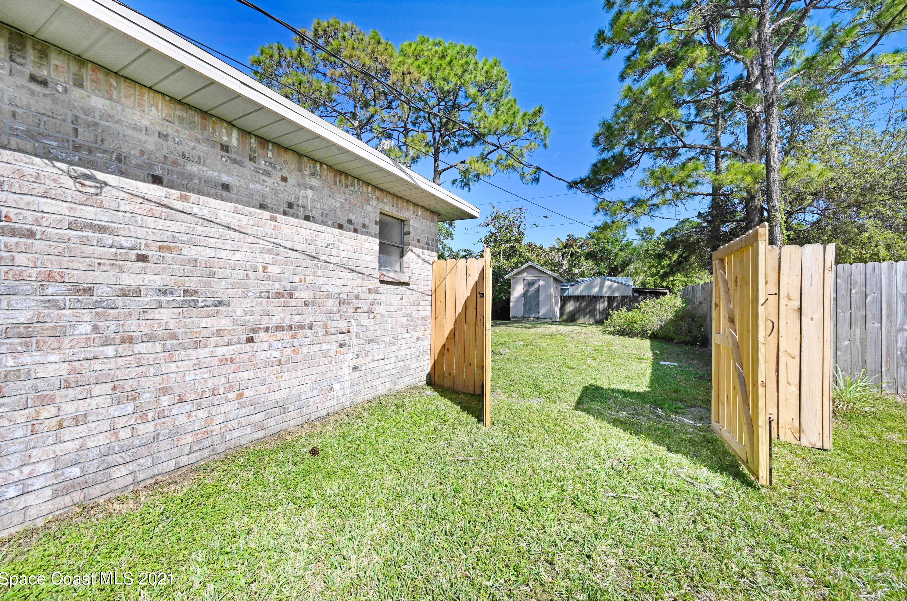 705 Altona St, Melbourne FL 32907-8240 exterior