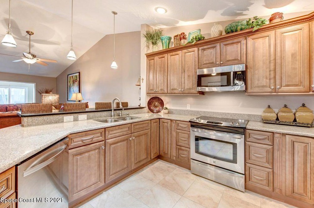 212 Thatch Palm Ct, Melbourne, FL 32937-2762