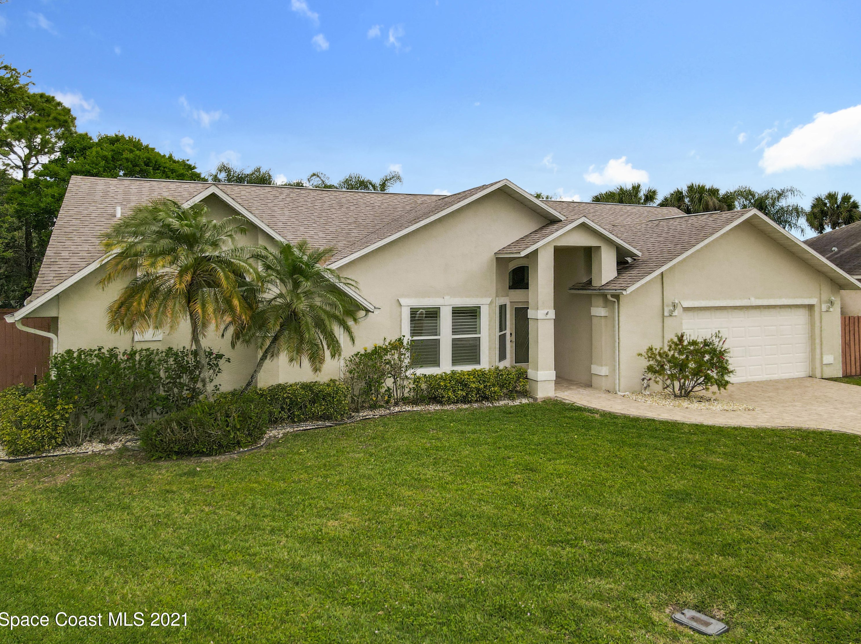 131 Cove Loop Dr, Merritt Island, FL 32953-3070