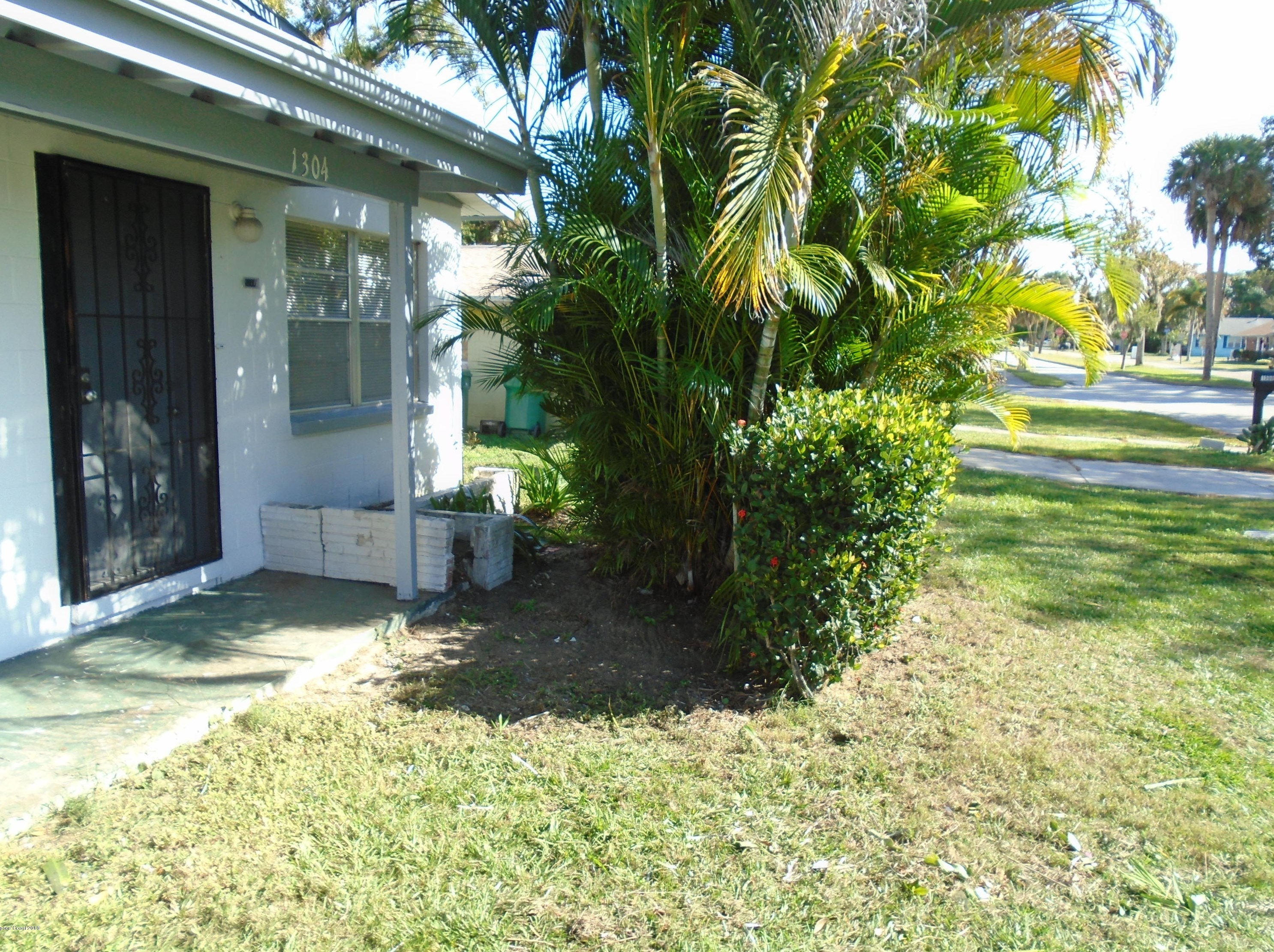 1304 Rosa L Jones Dr, Cocoa, FL 32922