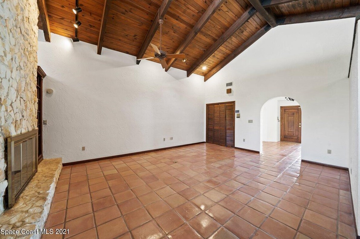 458 Rio Casa Dr, Melbourne FL 32903-3704 exterior