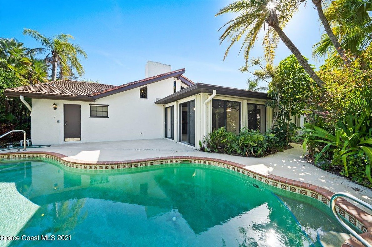 458 Rio Casa Dr, Melbourne FL 32903-3704 exterior