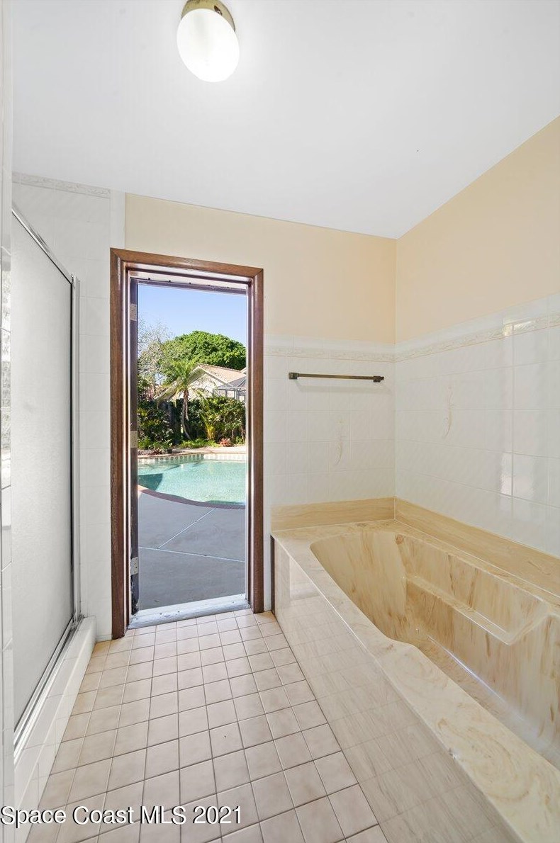 458 Rio Casa Dr, Melbourne FL 32903-3704 exterior