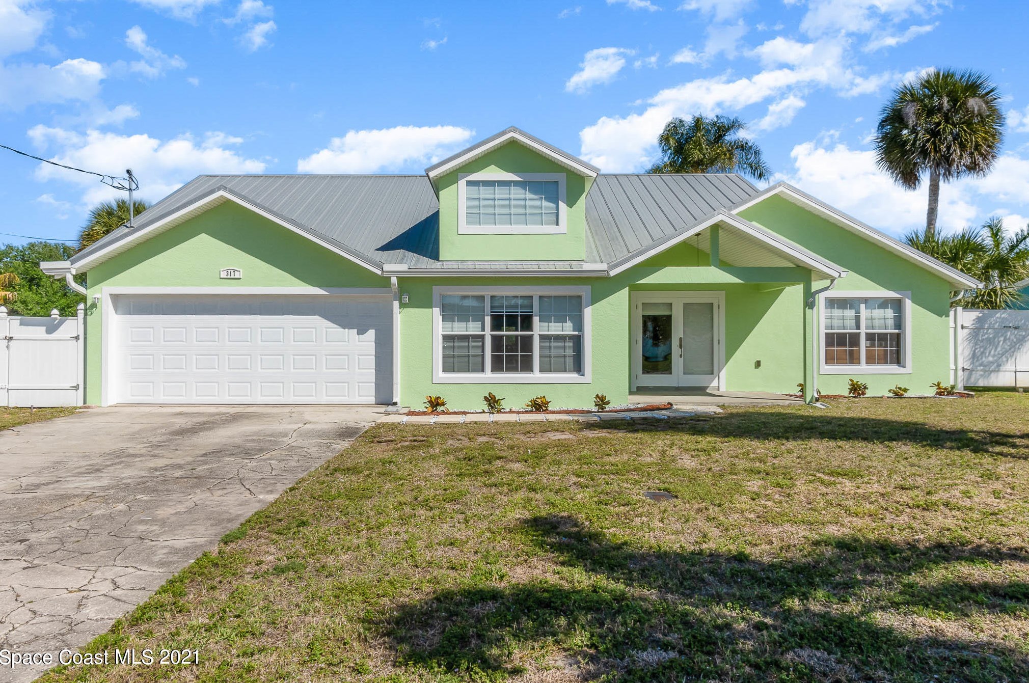 317 Berkeley St, Melbourne, FL 32937-5214