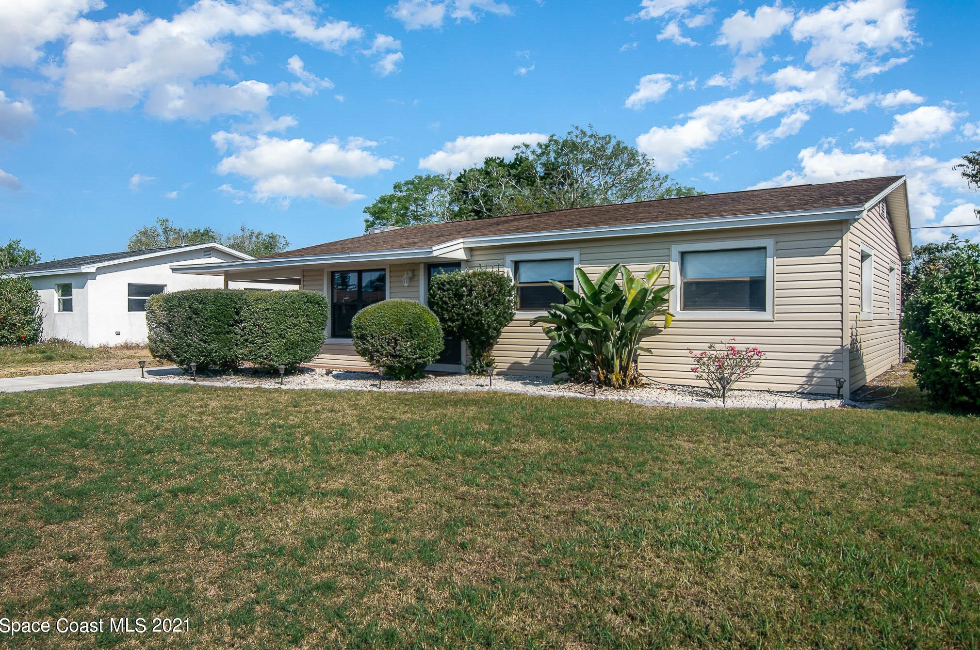 2710 Locksley Rd, Melbourne, FL 32935-2433
