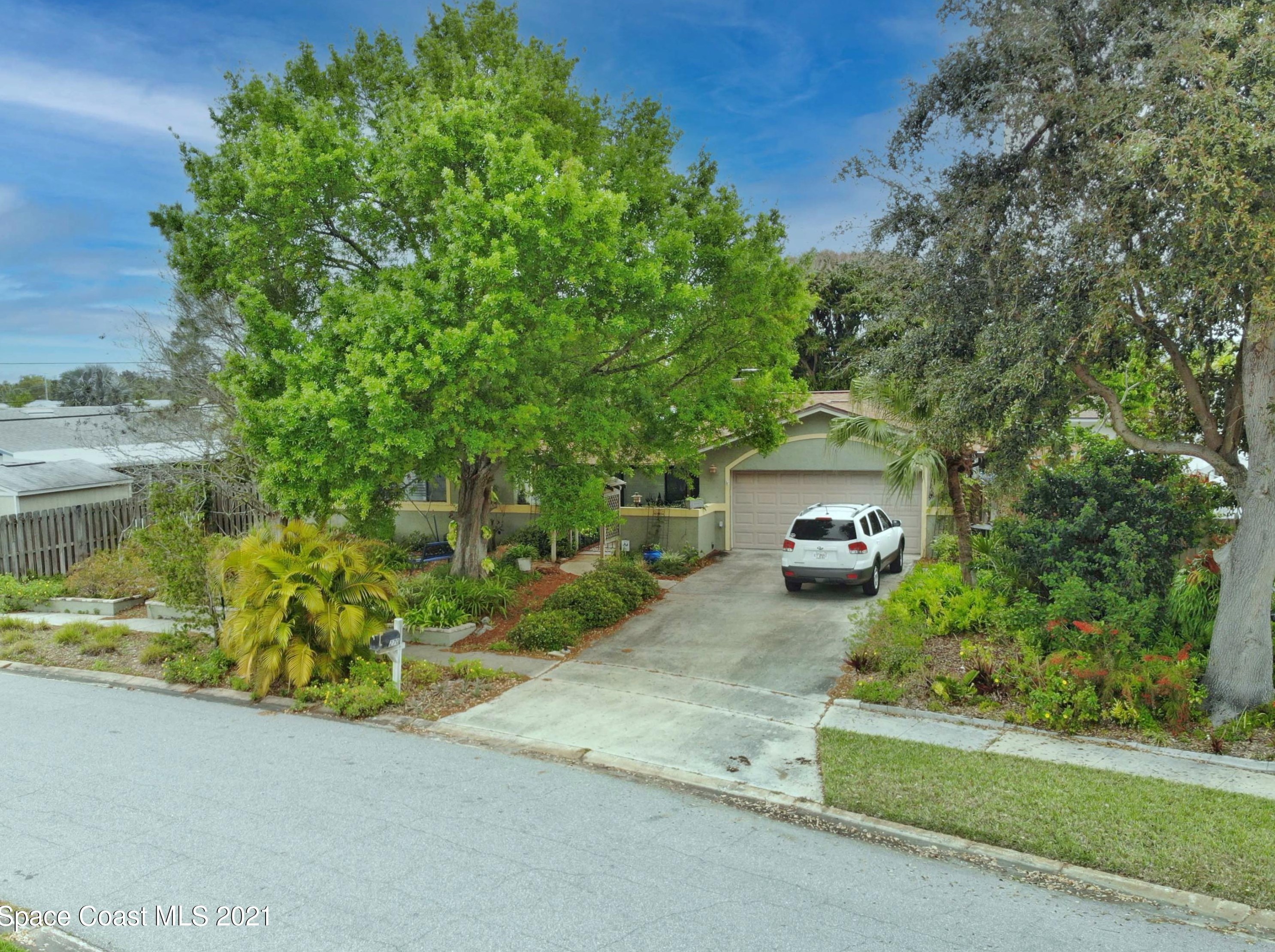 270 Mikado Dr, Merritt Island, FL 32953-3255