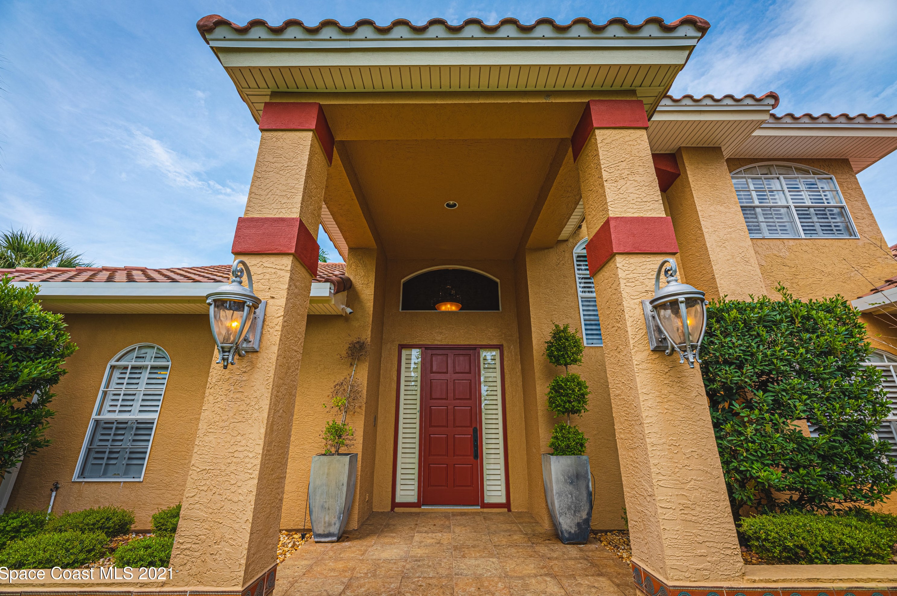 180 Stewart Dr, Merritt Island, FL 32952-6411