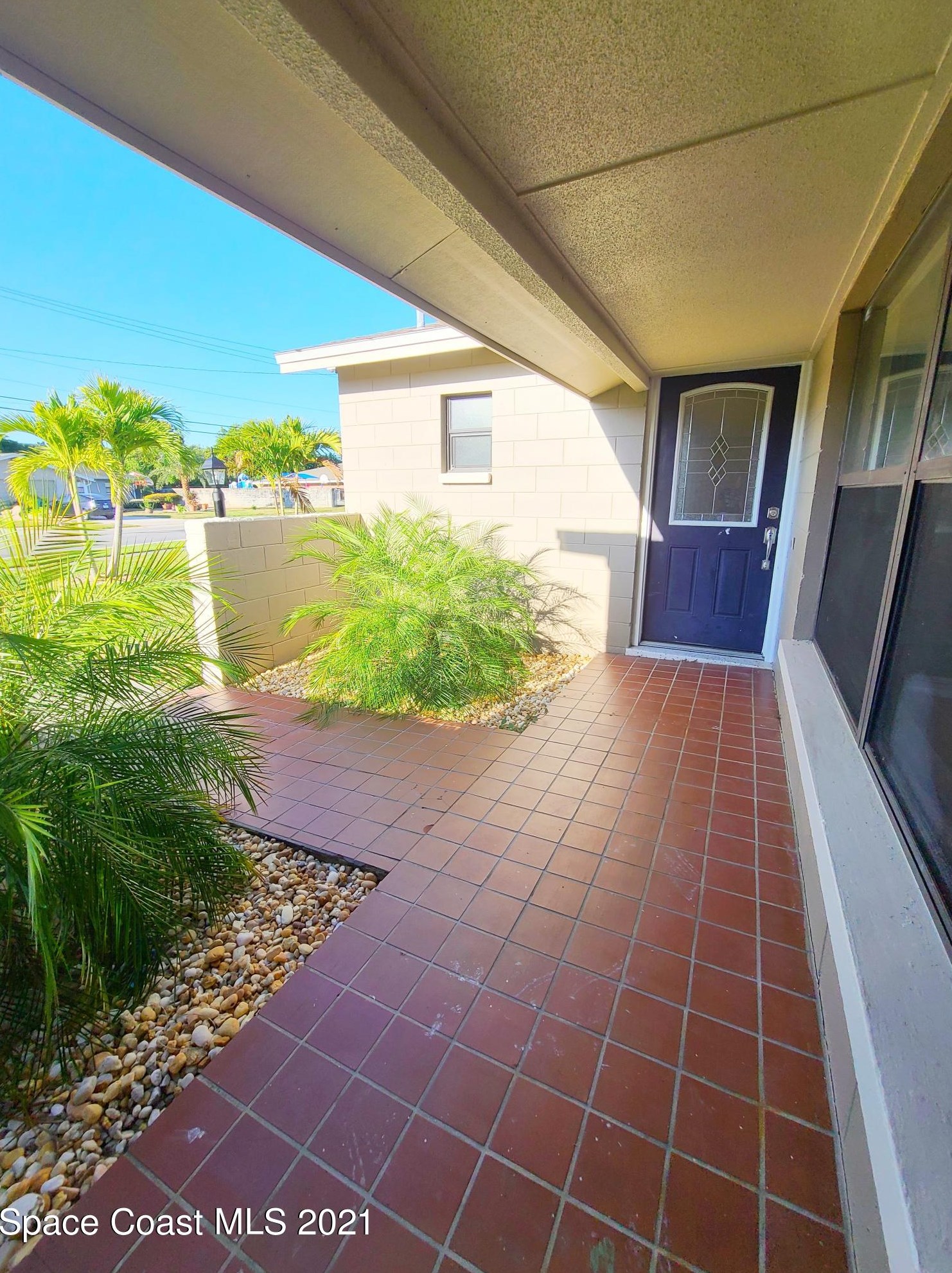 94 Catalina Isle Dr, Merritt Island, FL 32953-4576