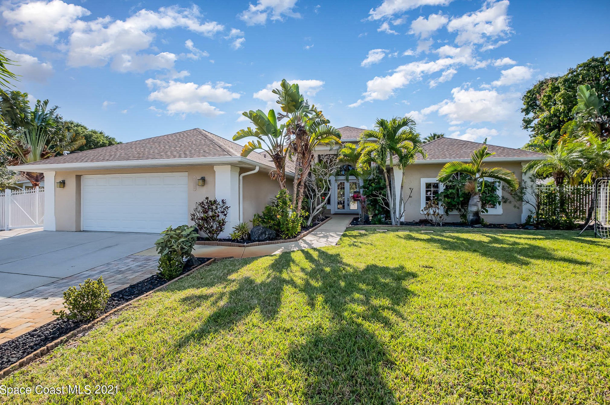 2735 S Courtenay Pkwy, Merritt Island, FL 32952