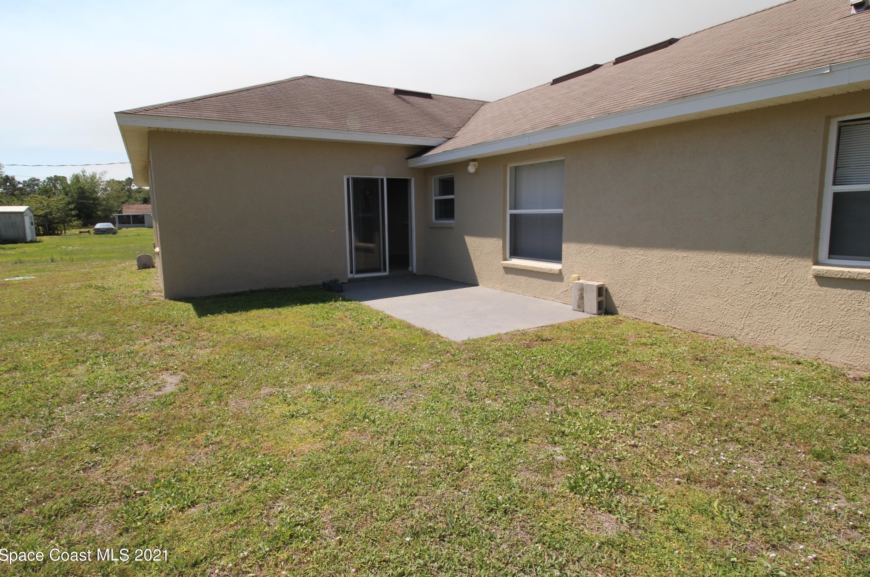 689 Gerhard Ave Sw, Melbourne, FL 32908