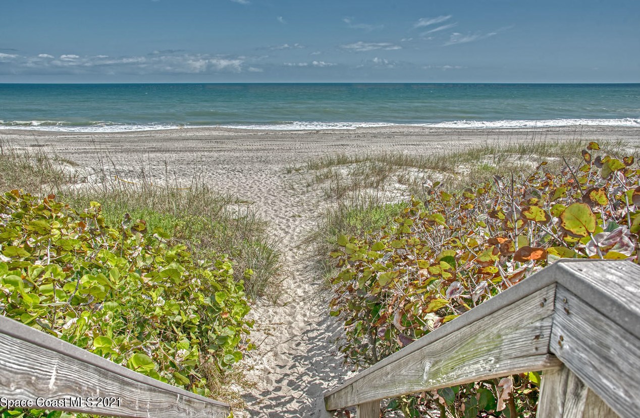 700 Pine St, Melbourne, FL 32951-2225