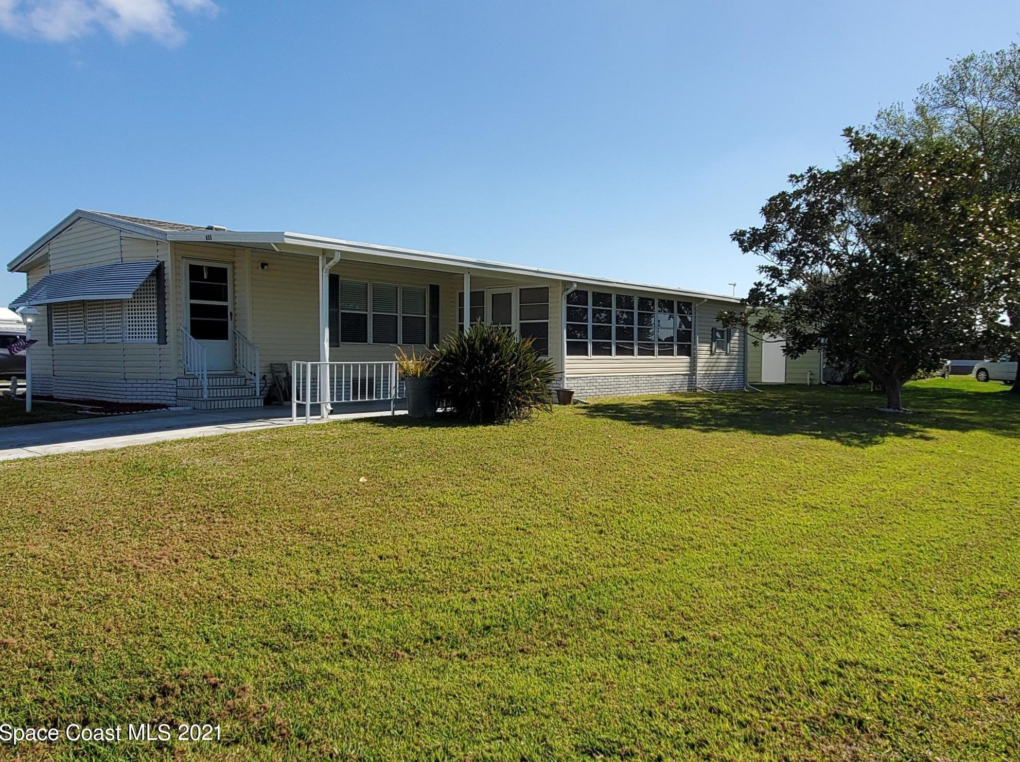 833 Thrush Cir, Sebastian, FL 32976