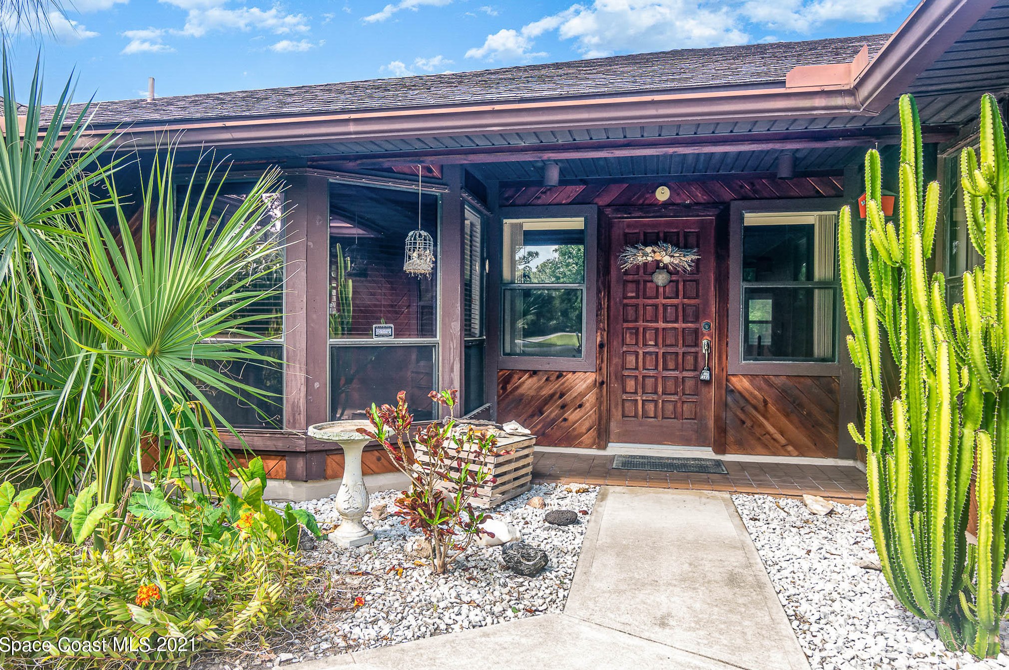 1562 Breezewood Ln, Melbourne, FL 32907-6323