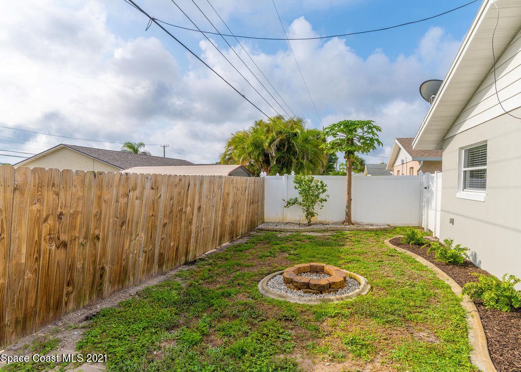 1750 Porpoise St, Merritt Island FL  32952-5640 exterior