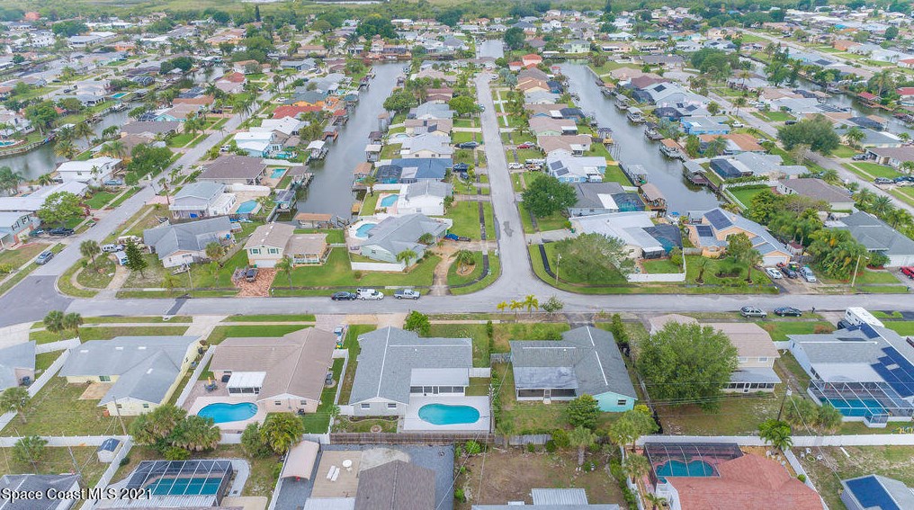 1750 Porpoise St, Merritt Island FL  32952-5640 exterior