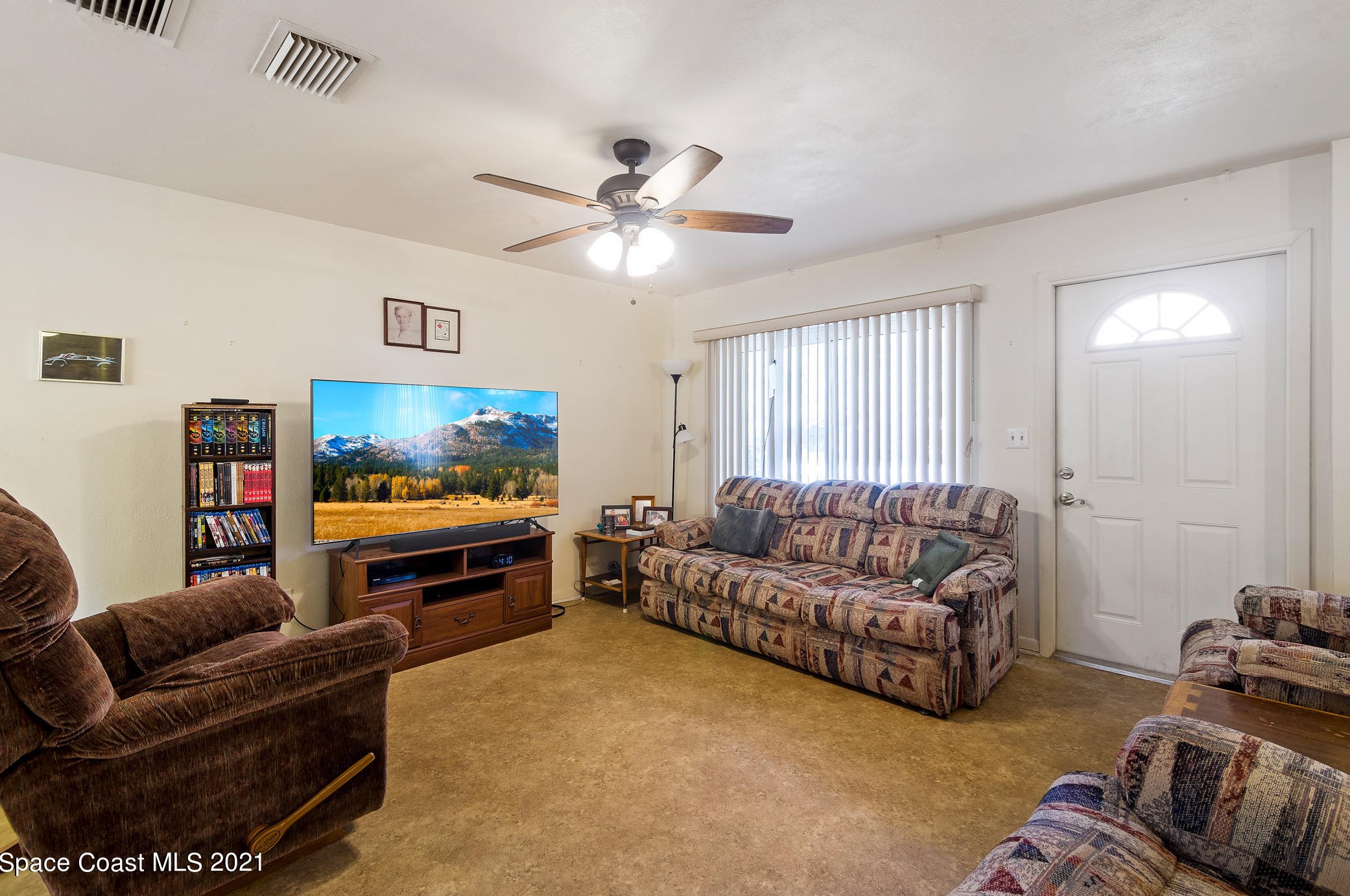660 Pelican Dr, Melbourne, FL 32937-2032