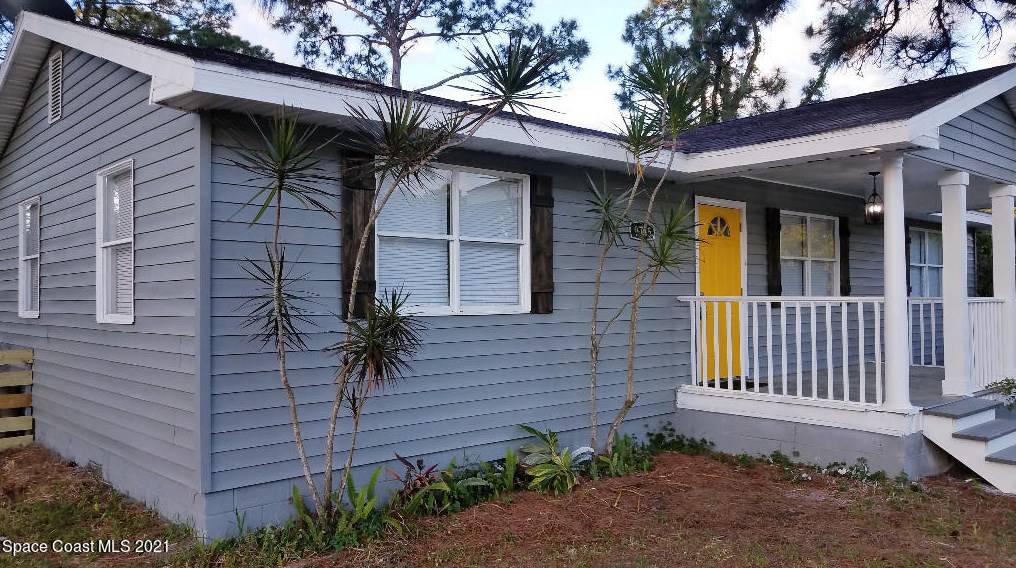 9715 79th St St, Vero Beach, FL 32967