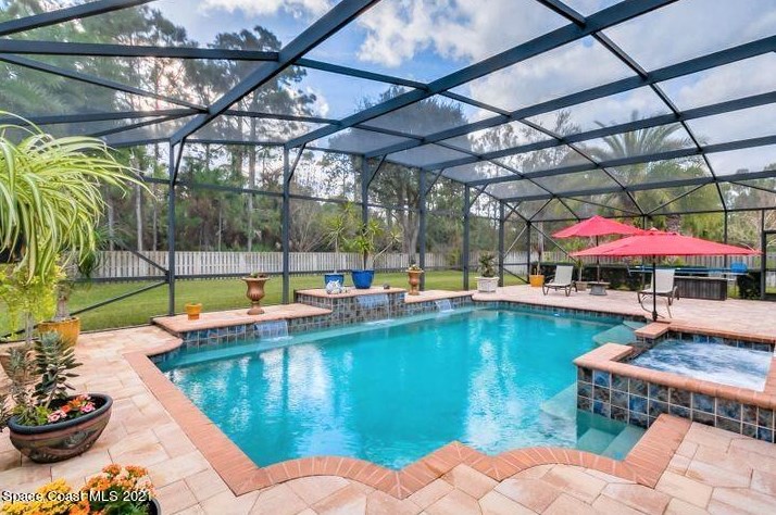 254 Brightwater Dr, Melbourne, FL 32909-2304