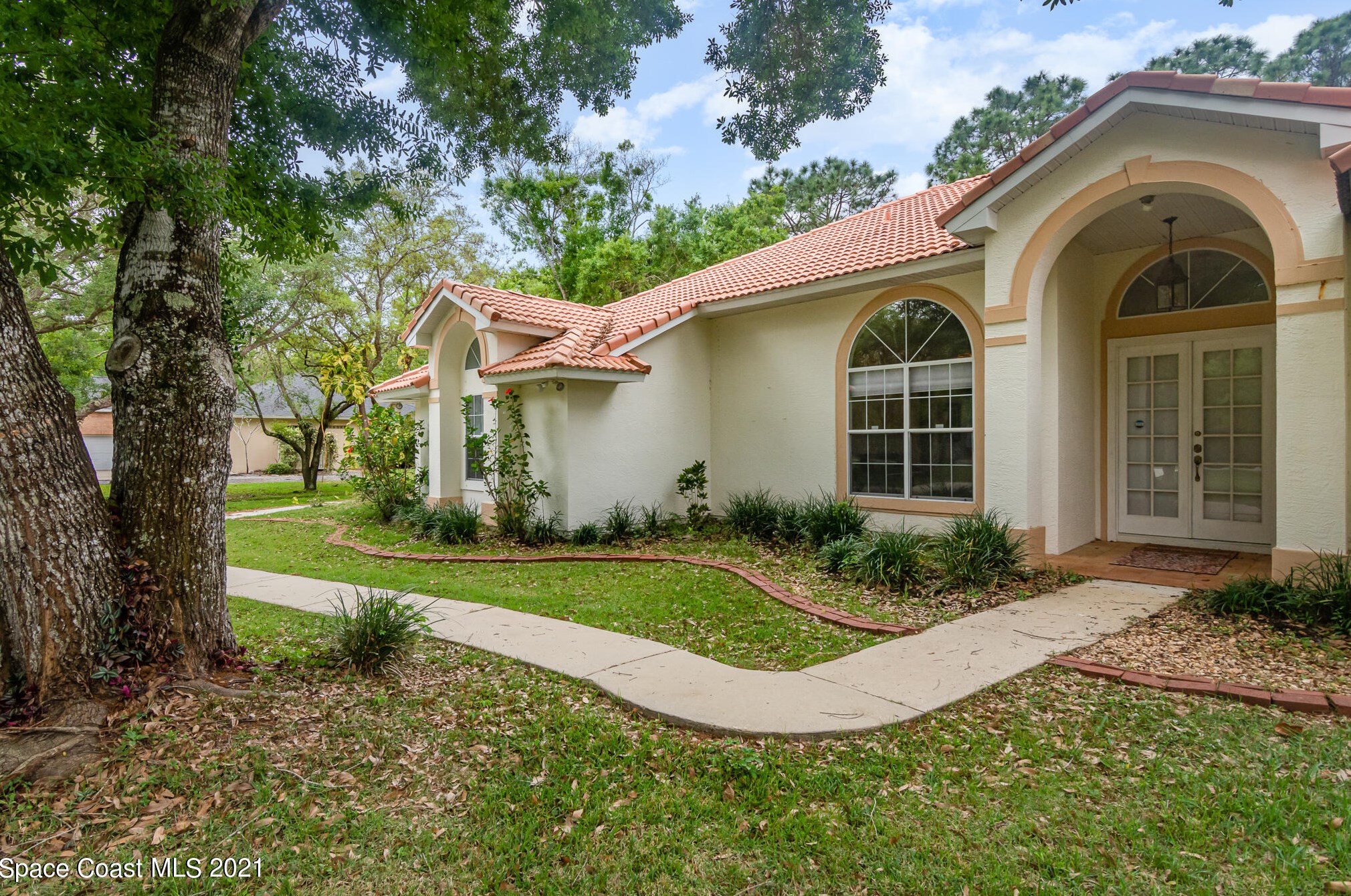 2608 Melissa Ct, Melbourne, FL 32934-7791