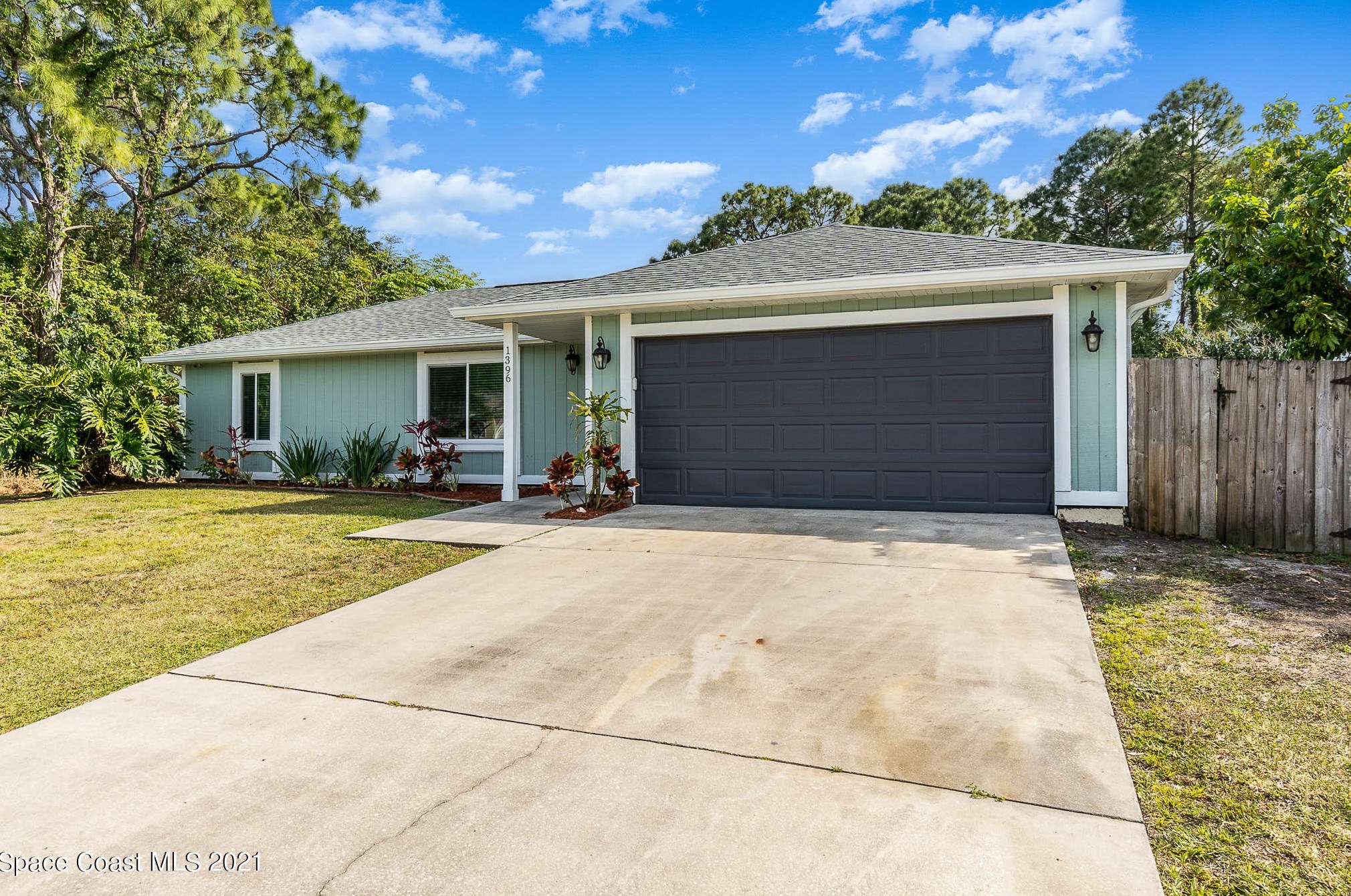 1396 Gilroy St, Melbourne, FL 32907-5975