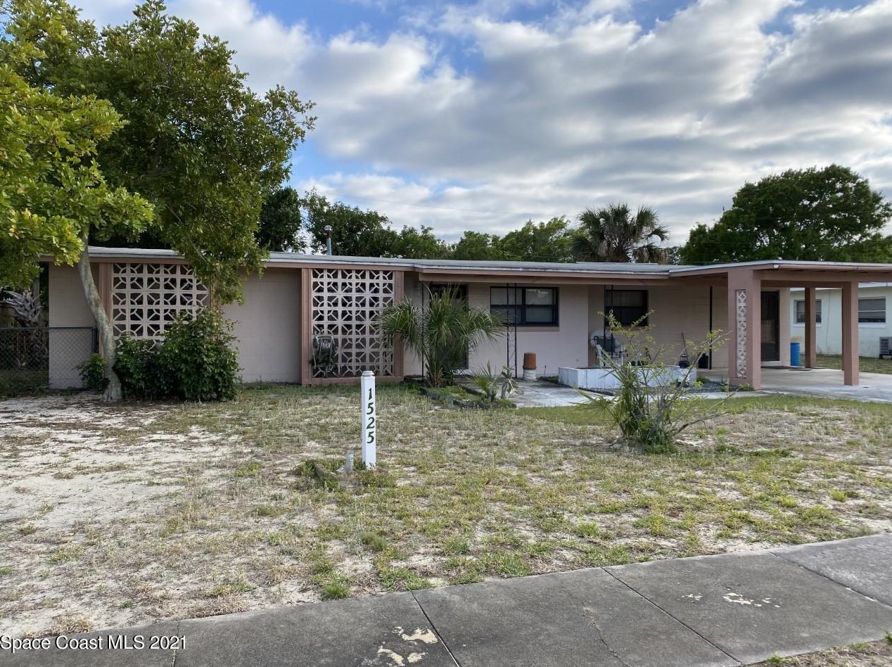 1525 Dorsal St, Merritt Island, FL 32952-5725