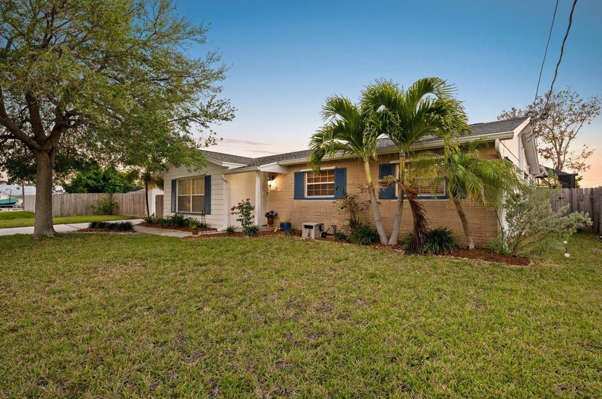 465 Kennebec St, Merritt Island, FL 32952-2671