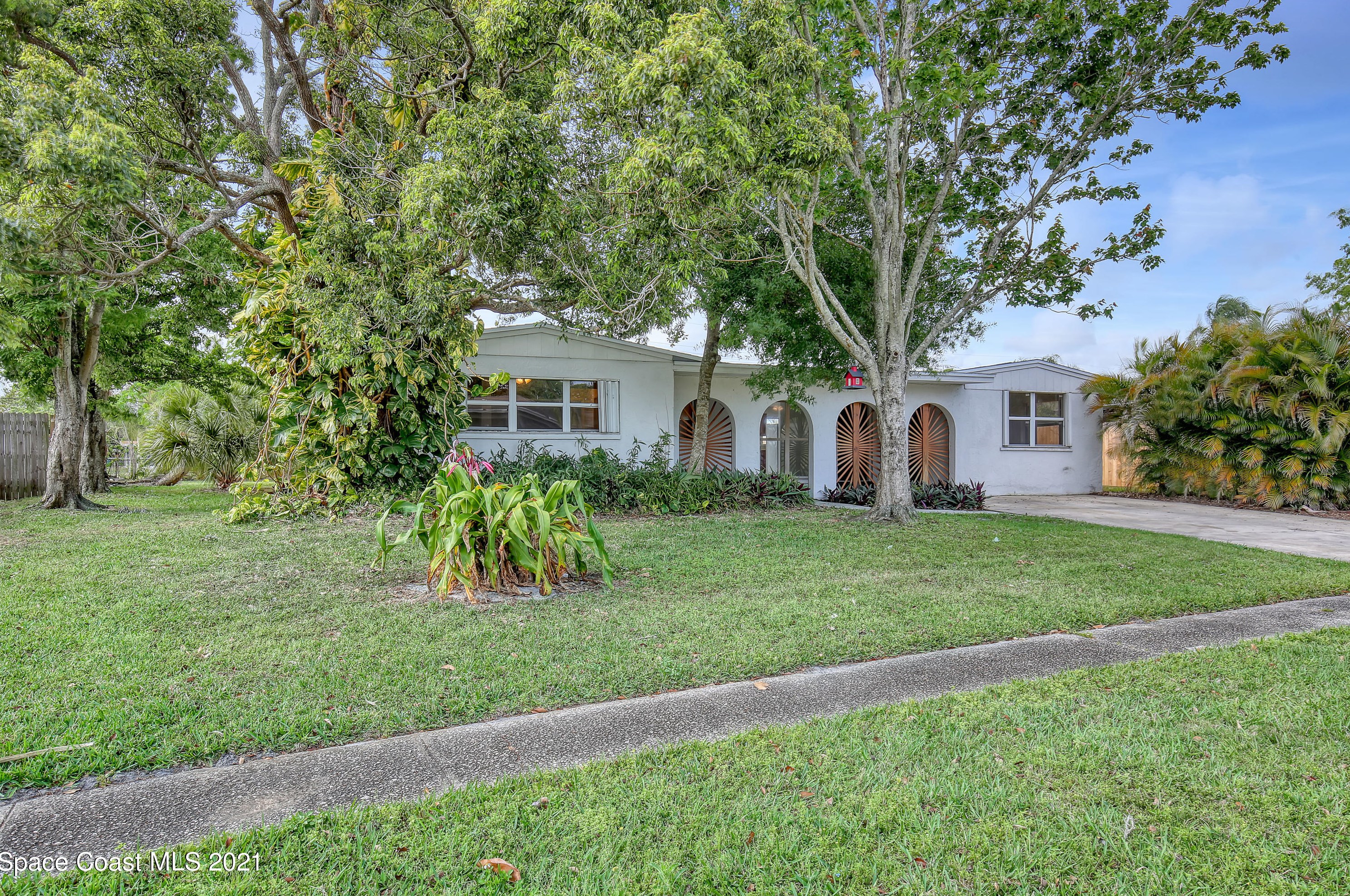 1971 Madison Ave, Melbourne, FL 32935-4047