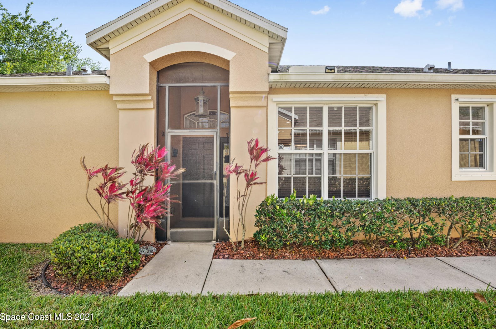 3134 Arden Cir, Melbourne, FL 32934-8725