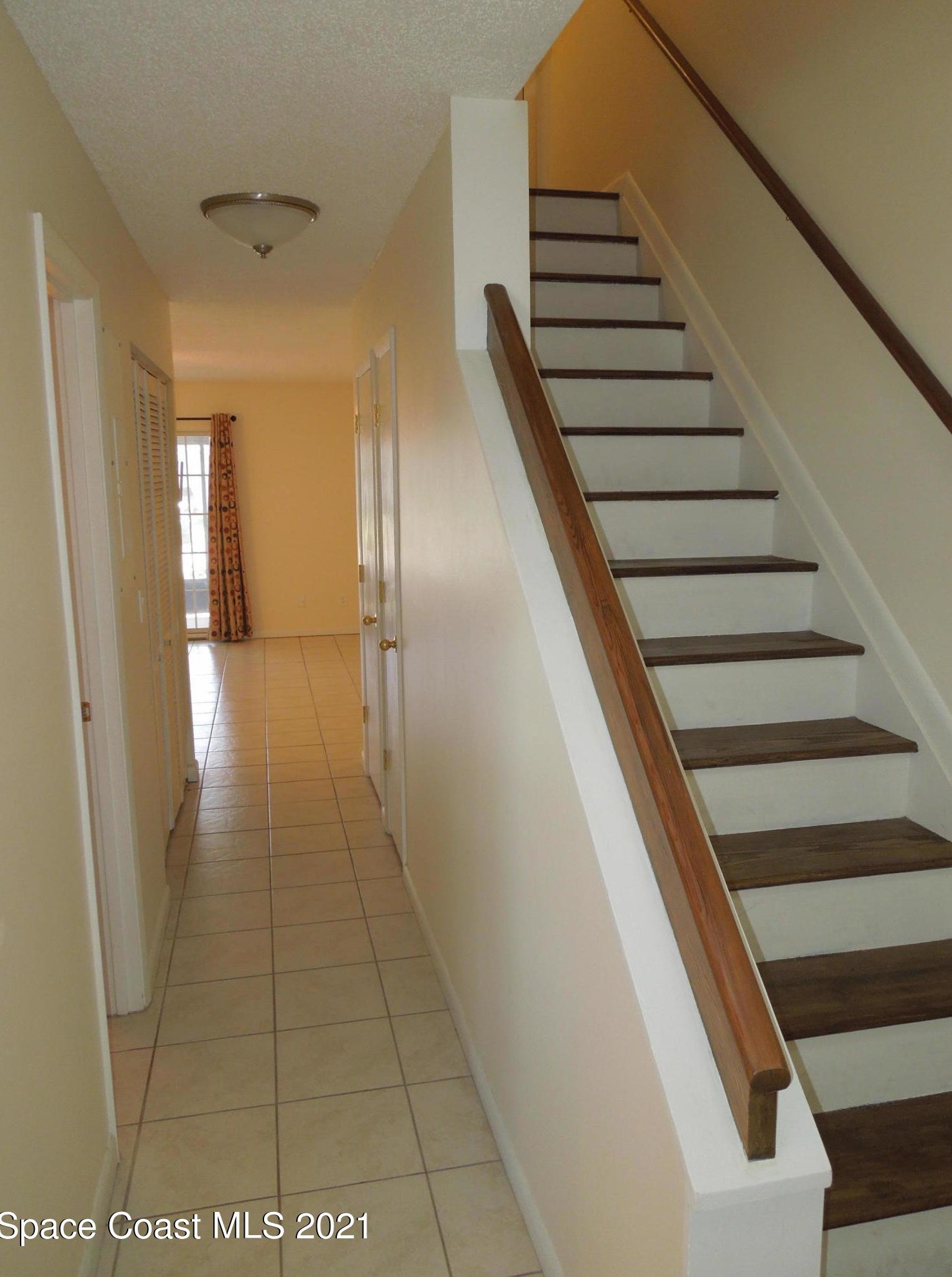 2811 Manor Dr, Melbourne, FL 32905-3156