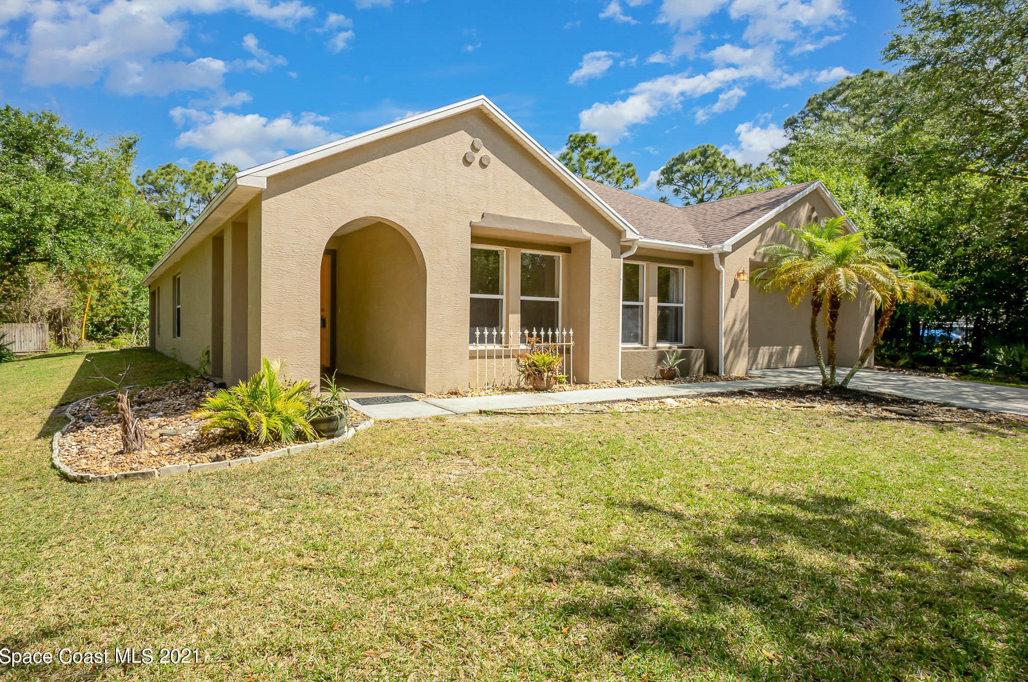 1651 Whittier St, Melbourne, FL 32909-5972