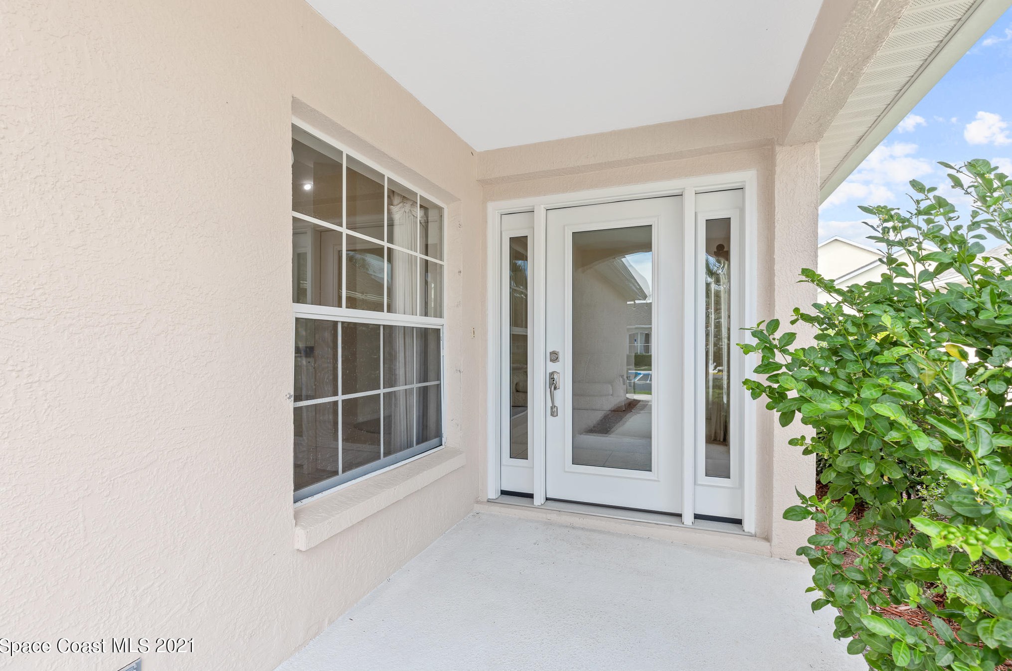 646 Rochester Dr, Melbourne, FL 32904-7571