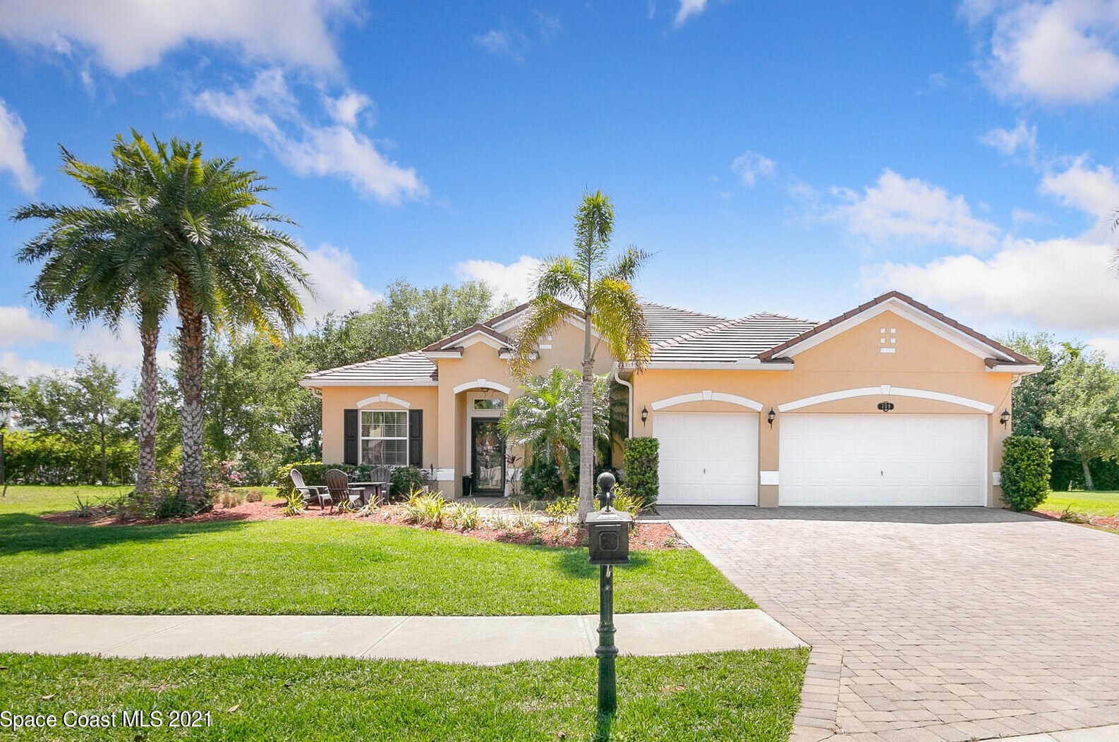 709 Mandalay Grove Ct, Merritt Island, FL 32953