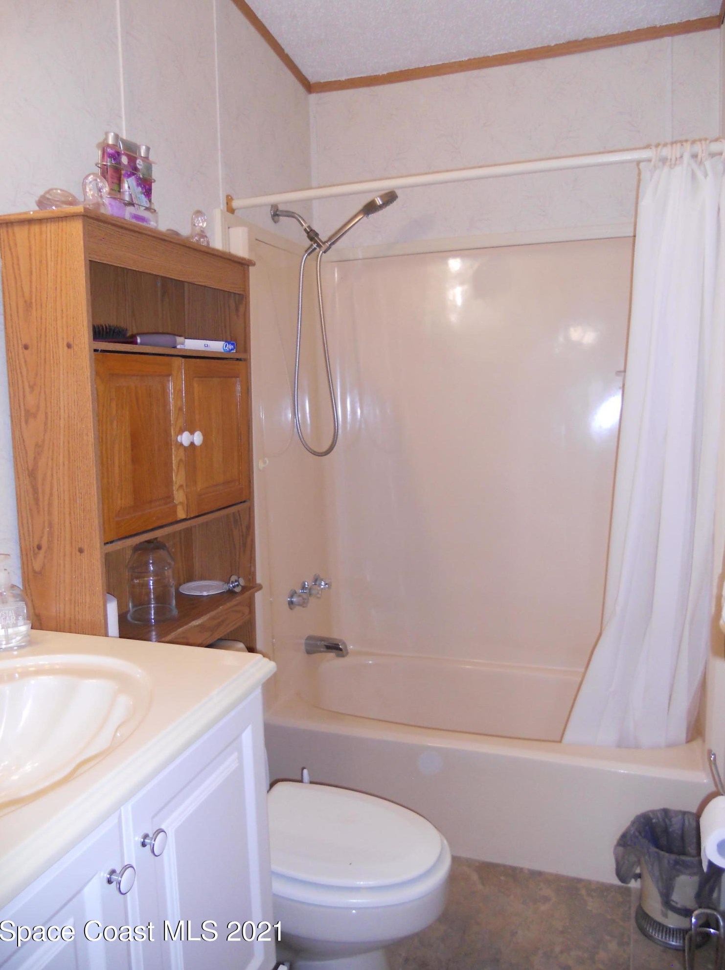 4968 Cambridge Dr, Mims, FL 32754