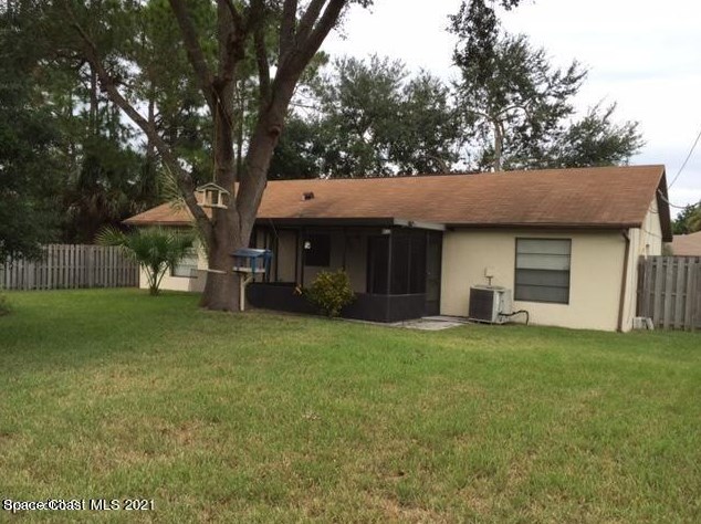 998 Lynbrook St, Melbourne, FL 32907-7938