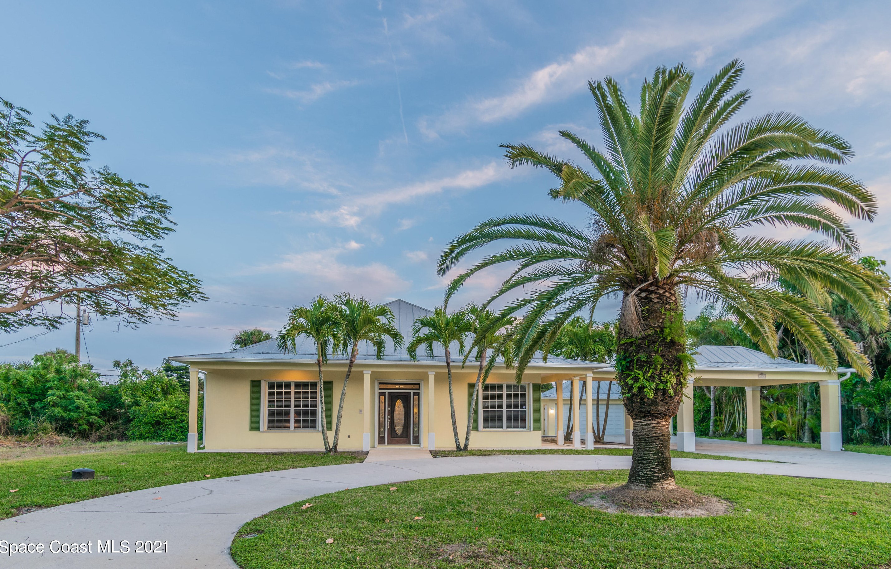 421 6th Ave, Melbourne FL  32903-4302 exterior