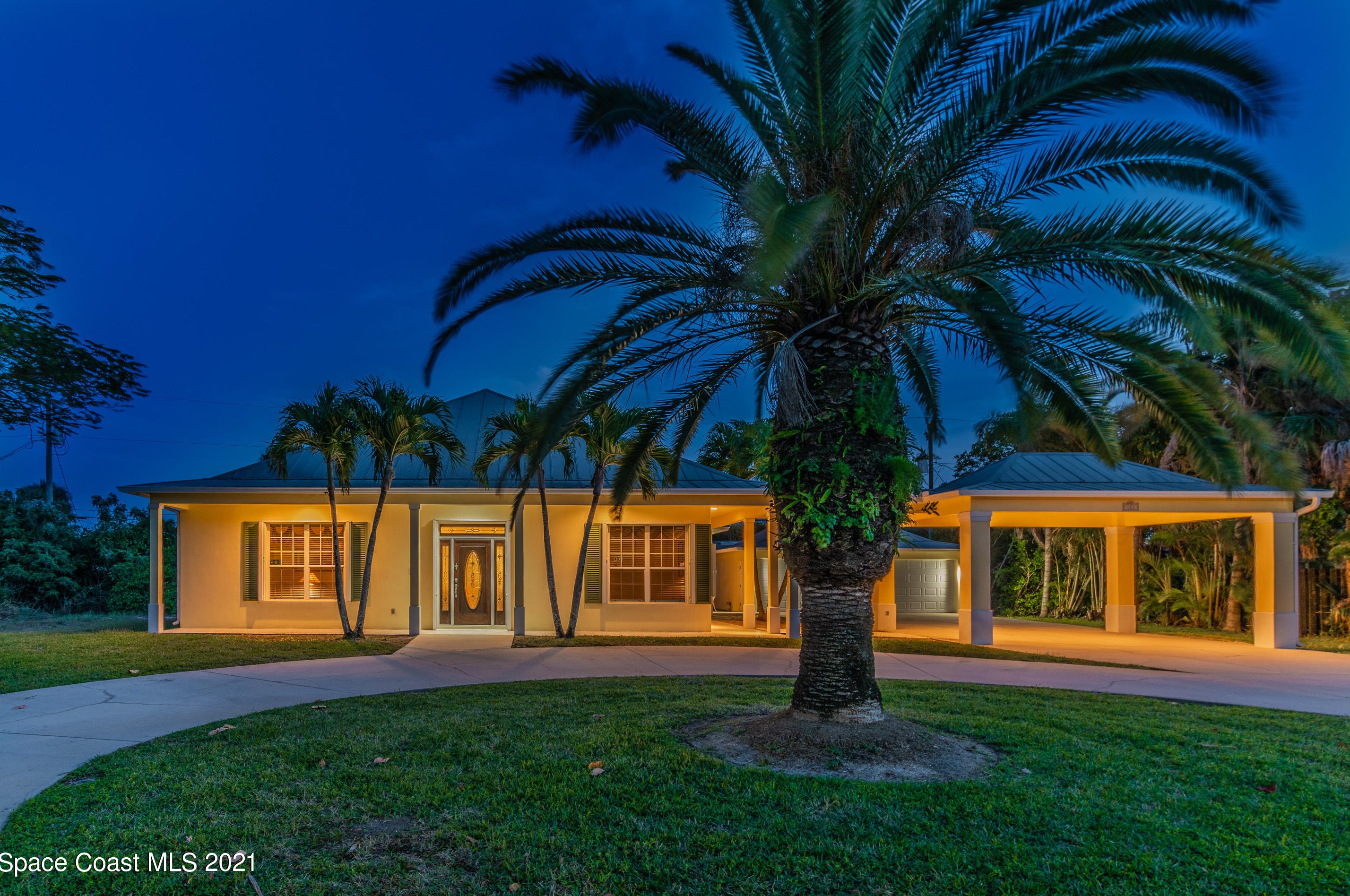 421 6th Ave, Melbourne FL  32903-4302 exterior