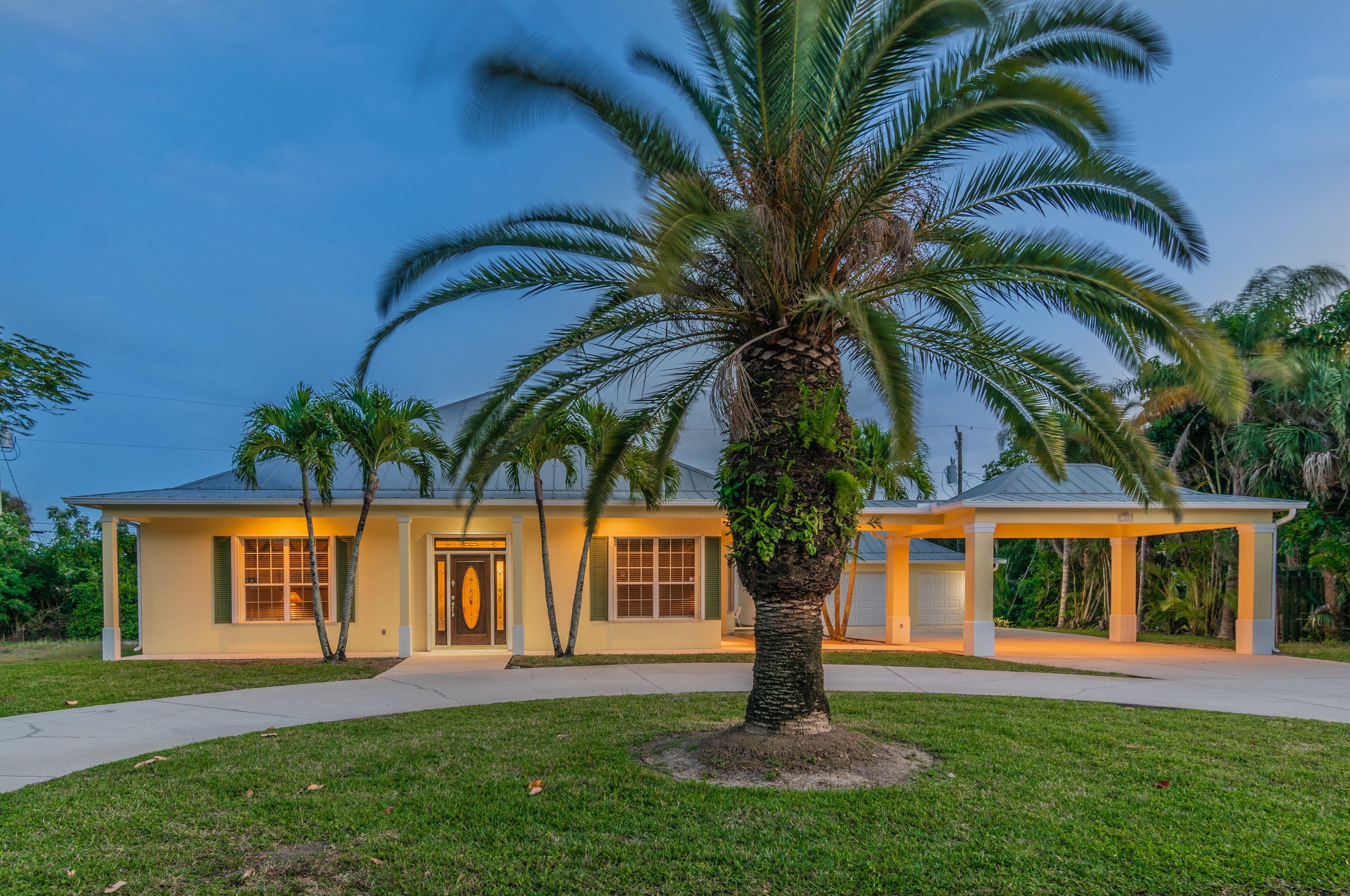 421 6th Ave, Melbourne FL  32903-4302 exterior