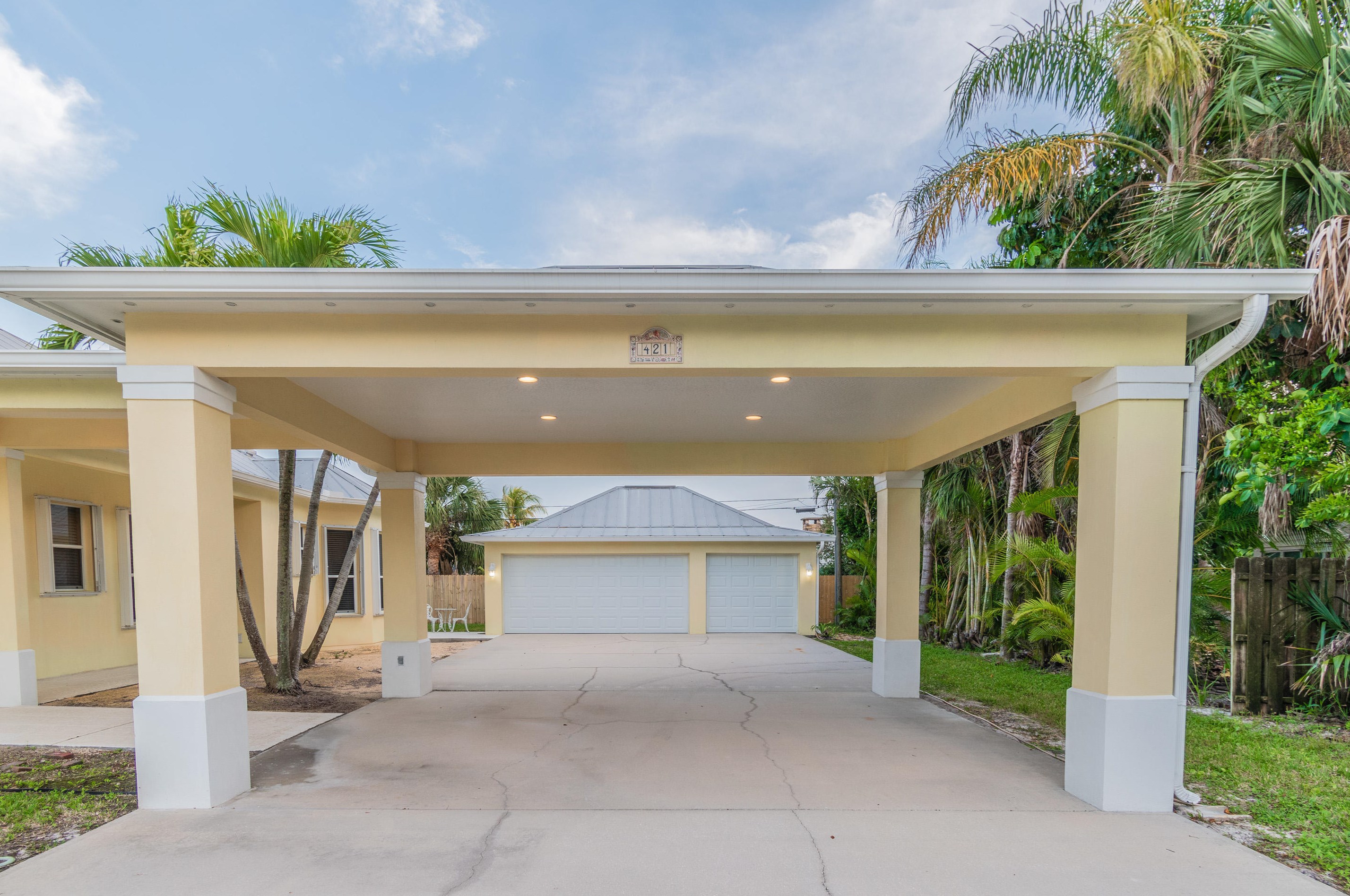 421 6th Ave, Melbourne FL  32903-4302 exterior