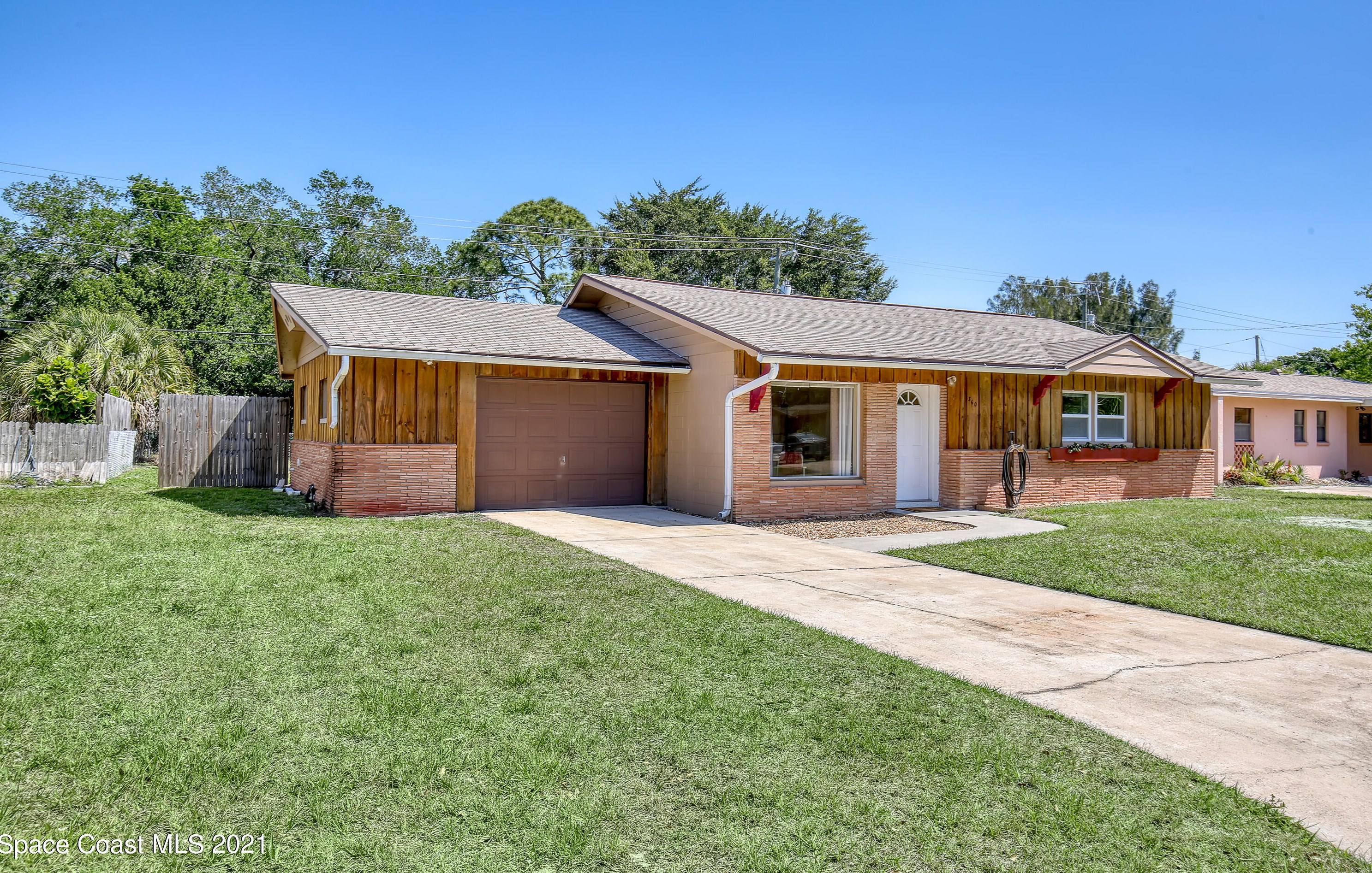 360 Hunt Dr, Merritt Island, FL 32953-4655