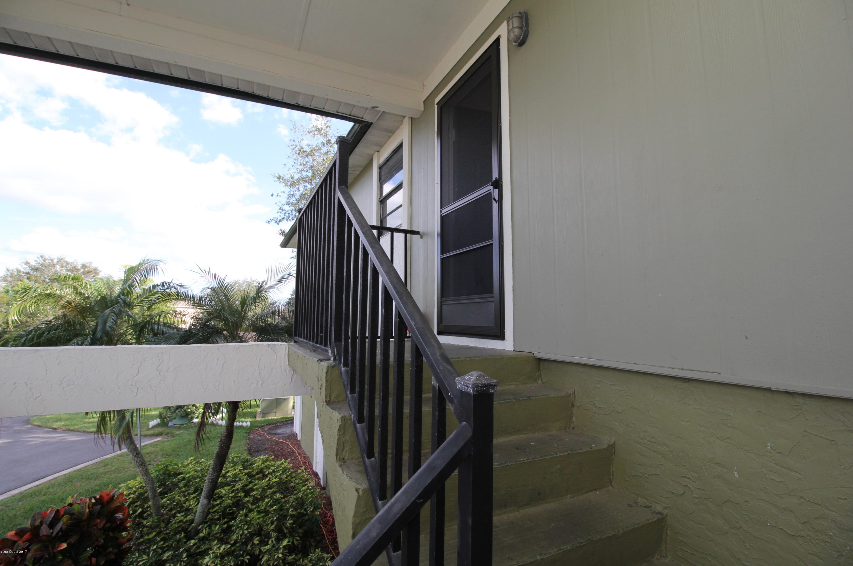 2240 Flower Tree Cir, Melbourne, FL 32935