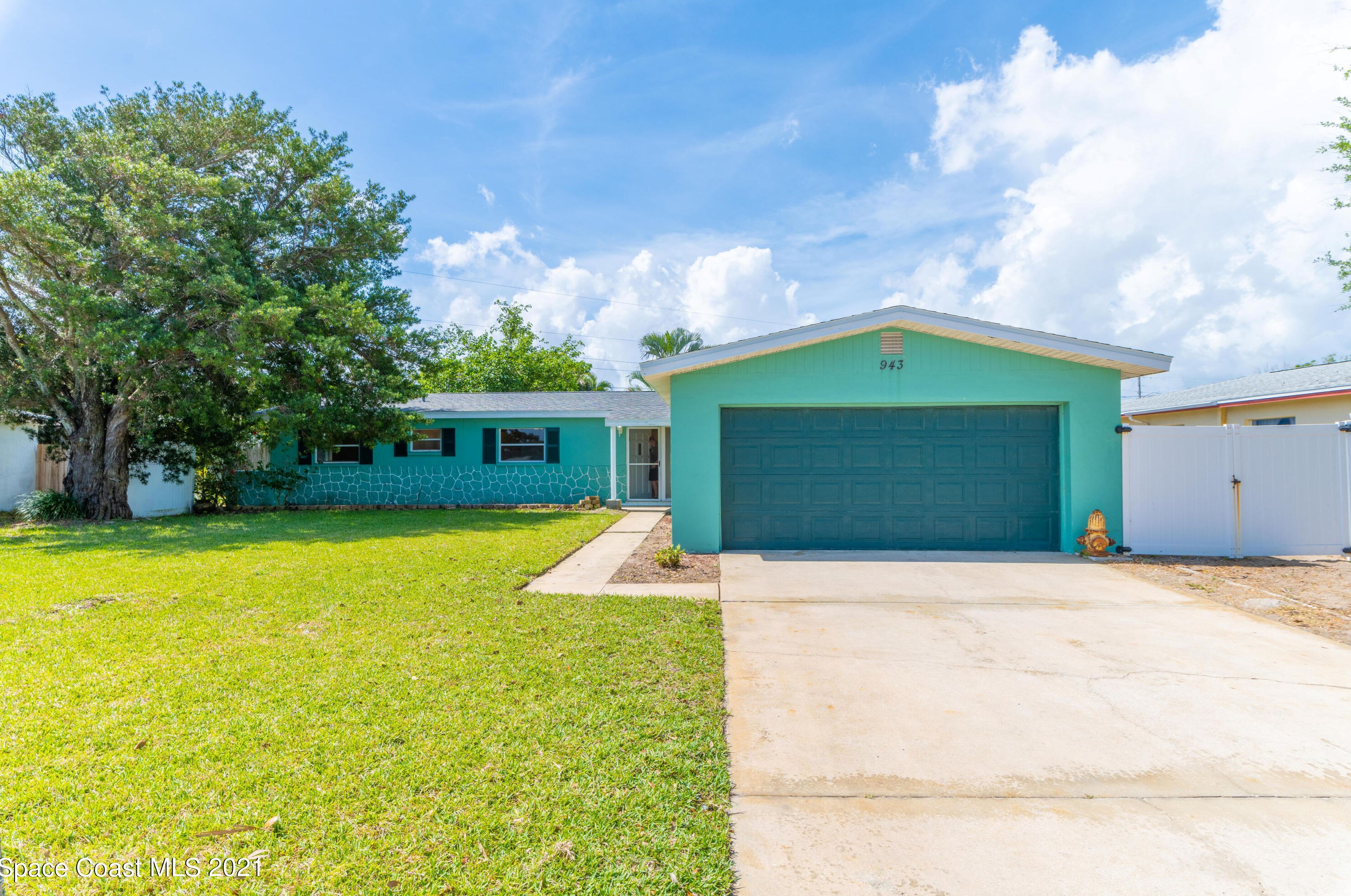 943 Bluewater Dr, Melbourne, FL 32937-2785