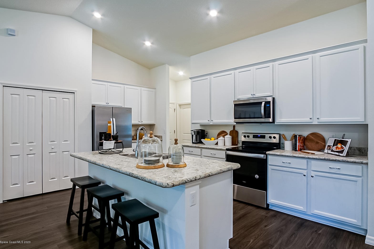527 Oldenberg St, Melbourne, FL 32908-0047