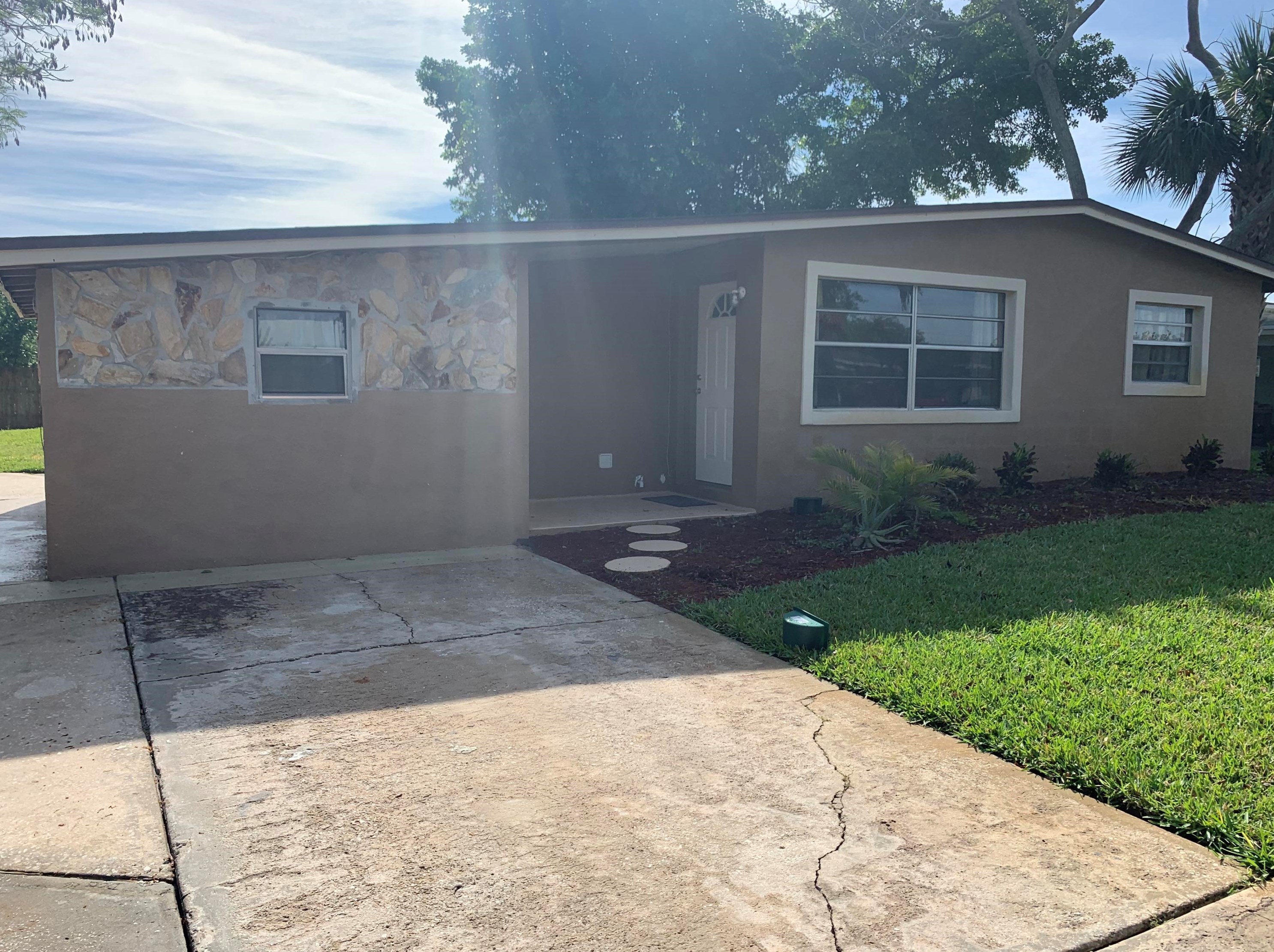 1459 Lillian Ln, Melbourne, FL 32935