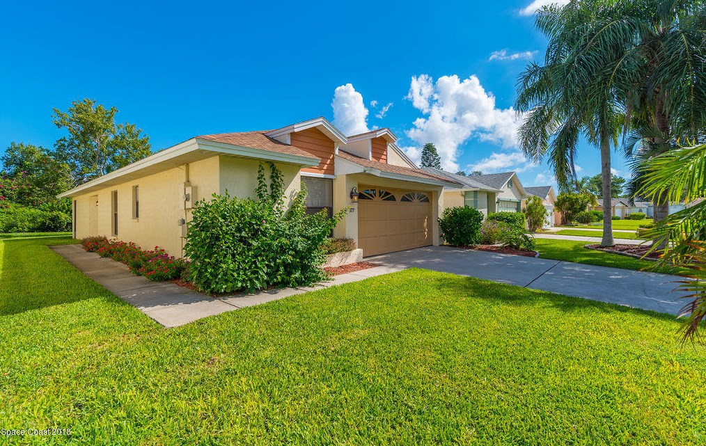377 Cypress Point Dr, Melbourne, FL 32940