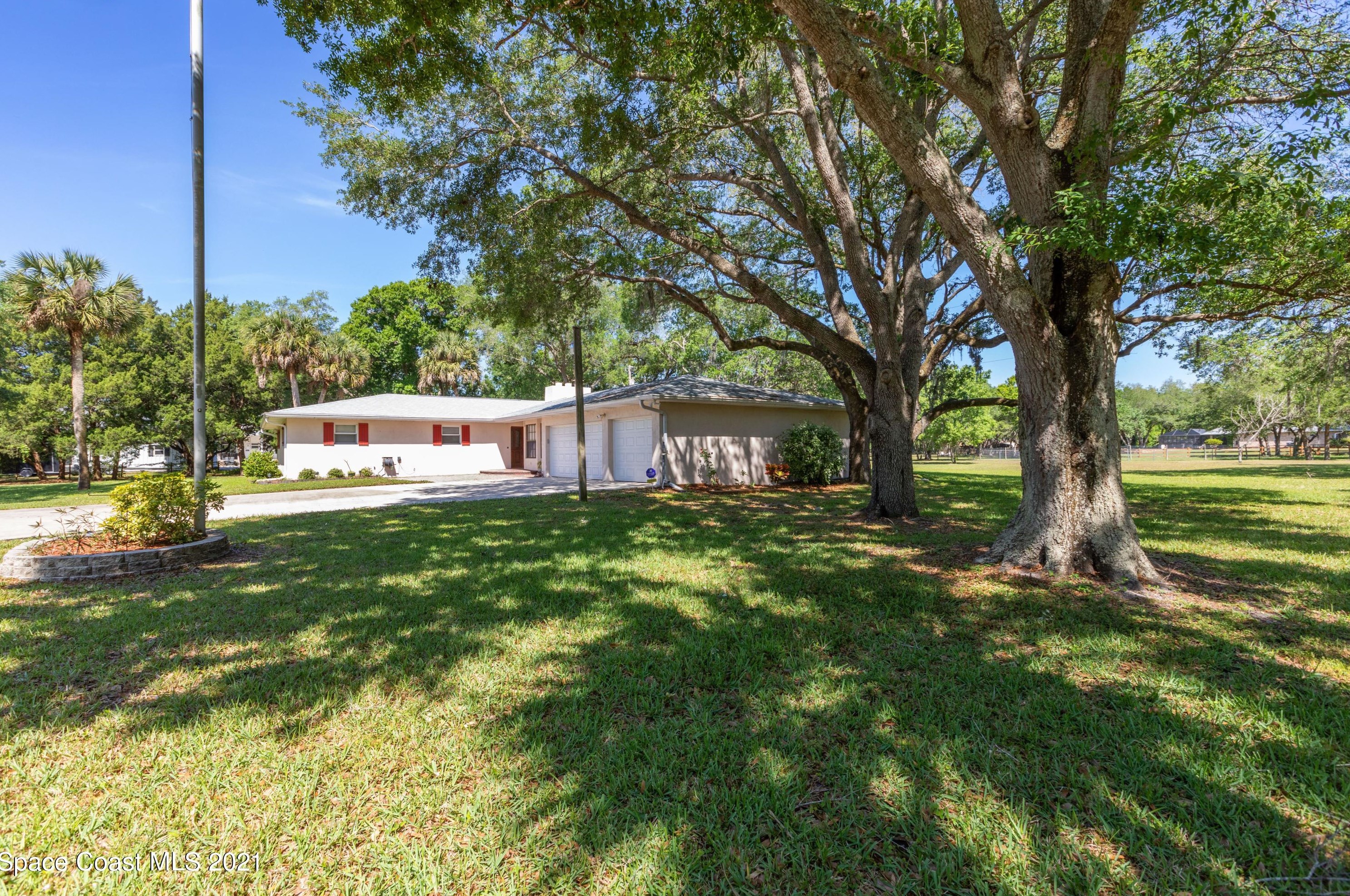 1900 Palomino Rd, Melbourne, FL 32934-8120