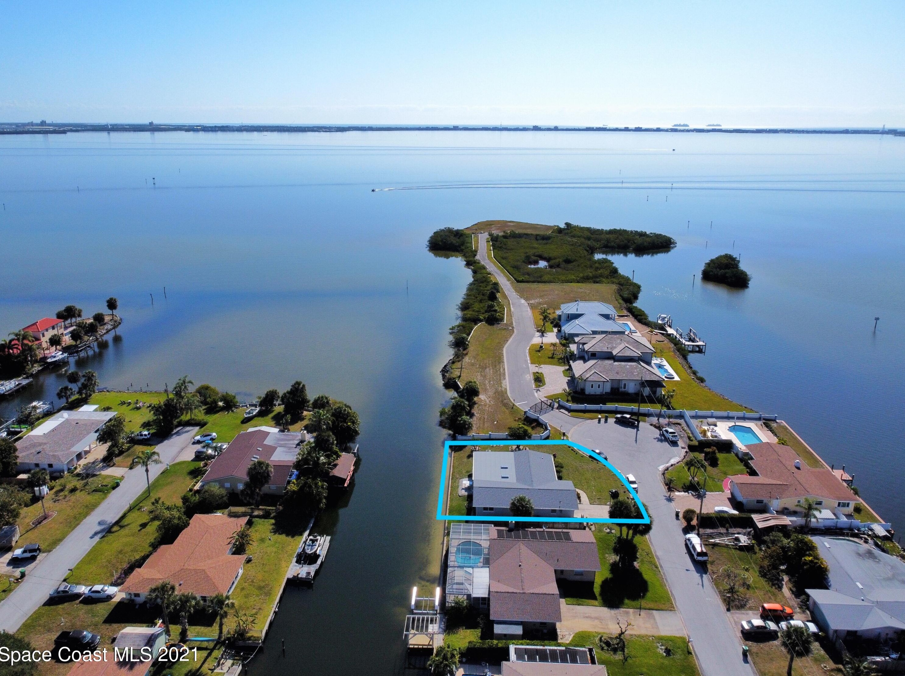 1756 Shore Dr, Merritt Island, FL 32952