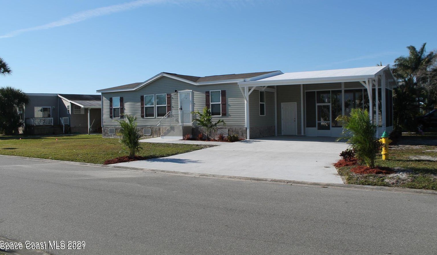 907 Barefoot Blvd, Sebastian, FL 32976