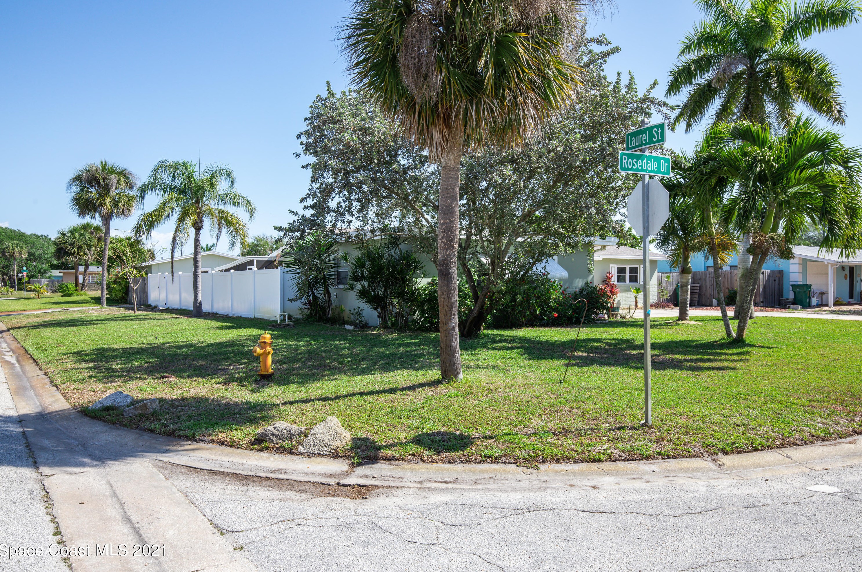 450 Rosedale Dr, Melbourne, FL 32937-3323